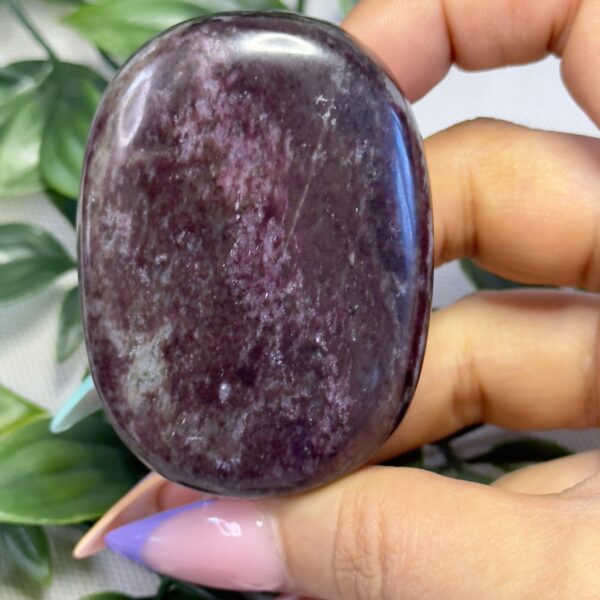 Kammererite Palm Stones